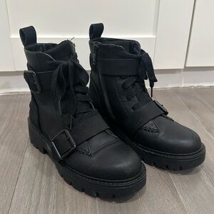 UGG Ashton Lace Up Boot